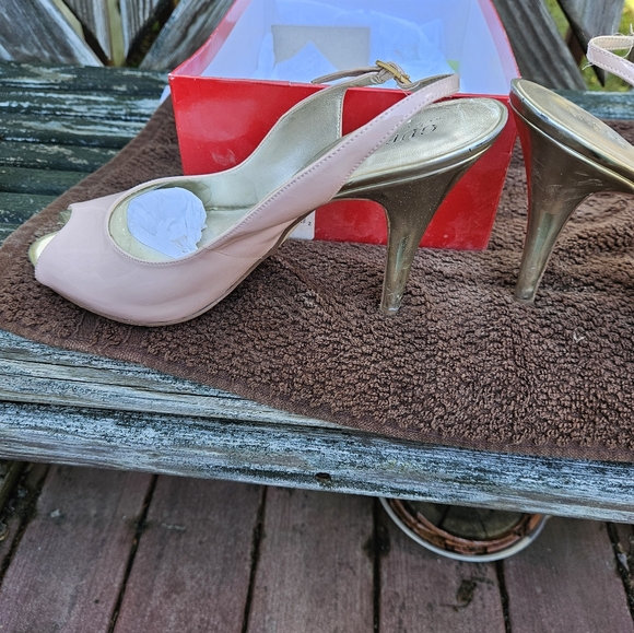 Guess pink Patton heals - Picture 2 of 3